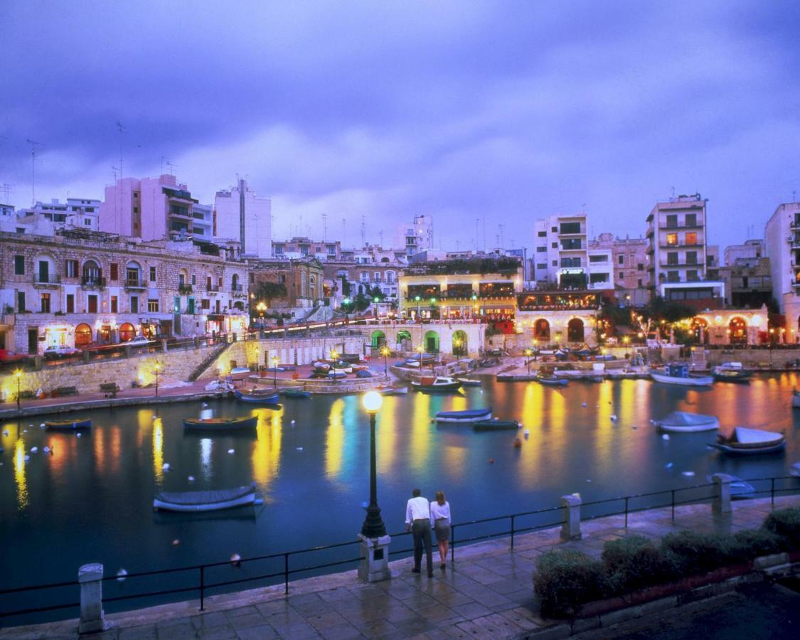 Stylish Seaview Apartment In A Prime Location Sliema Esterno foto