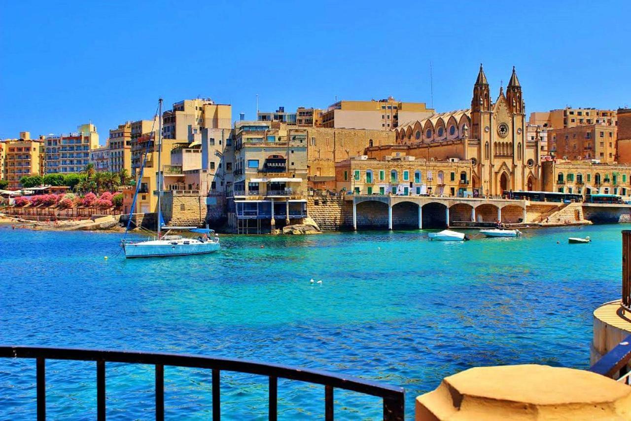 Stylish Seaview Apartment In A Prime Location Sliema Esterno foto